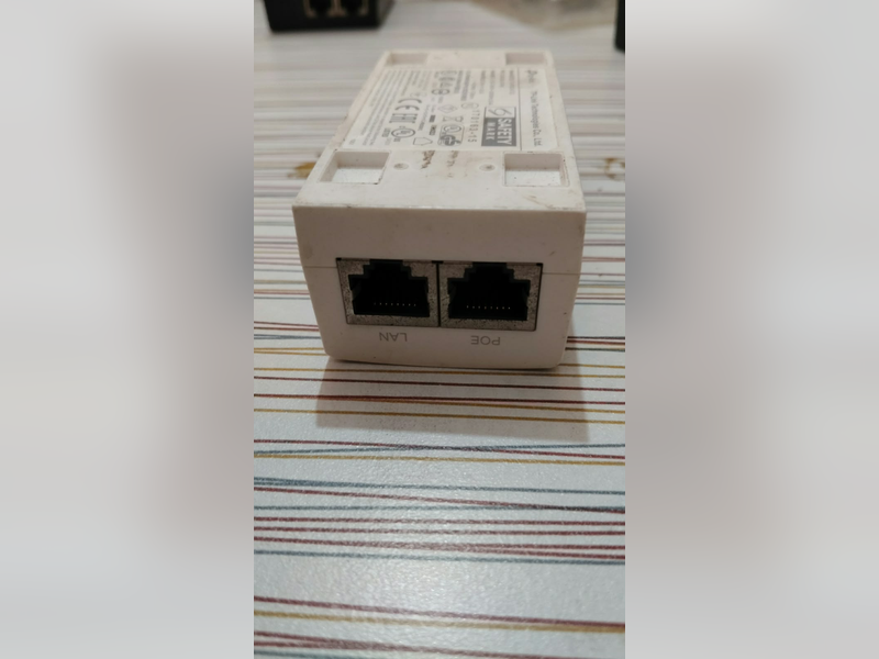 Click to enlarge PoE Injector / Adapter (802.3af/at), TP-Link PoE adapter, ports