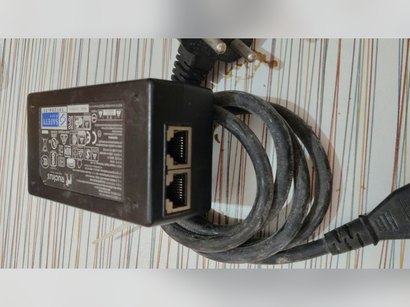 Click to enlarge PoE Injector / Adapter (802.3af/at), Ruckus PoE adapter, ports