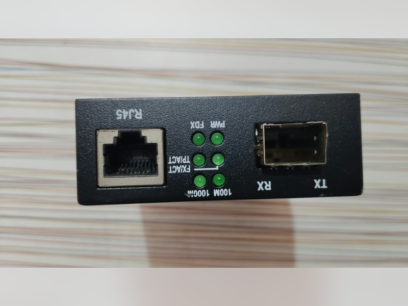 Click to enlarge Fibre Media Converters (DBC, Binatone and techNXT), Binatone converter, ports