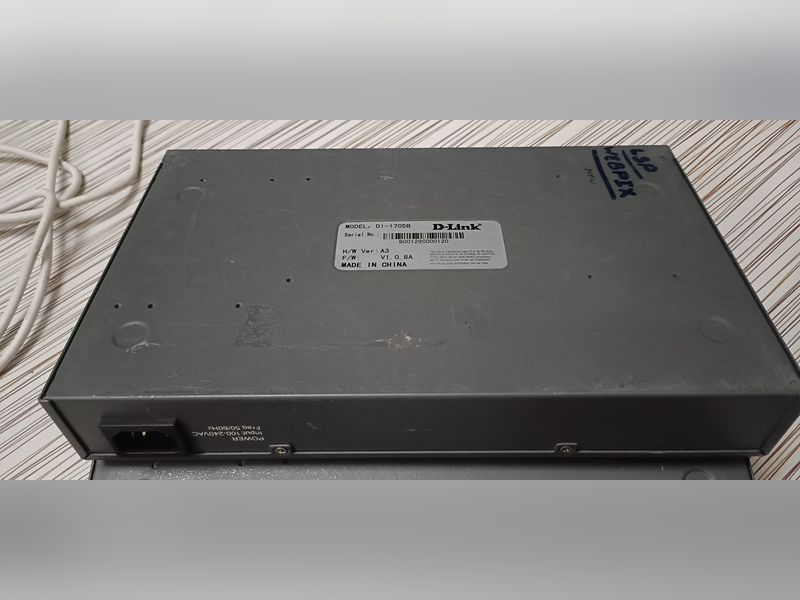 Click to enlarge D-Link 1705B Router, back