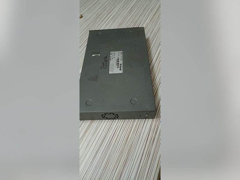 Click to enlarge D-Link 1705B Router, side