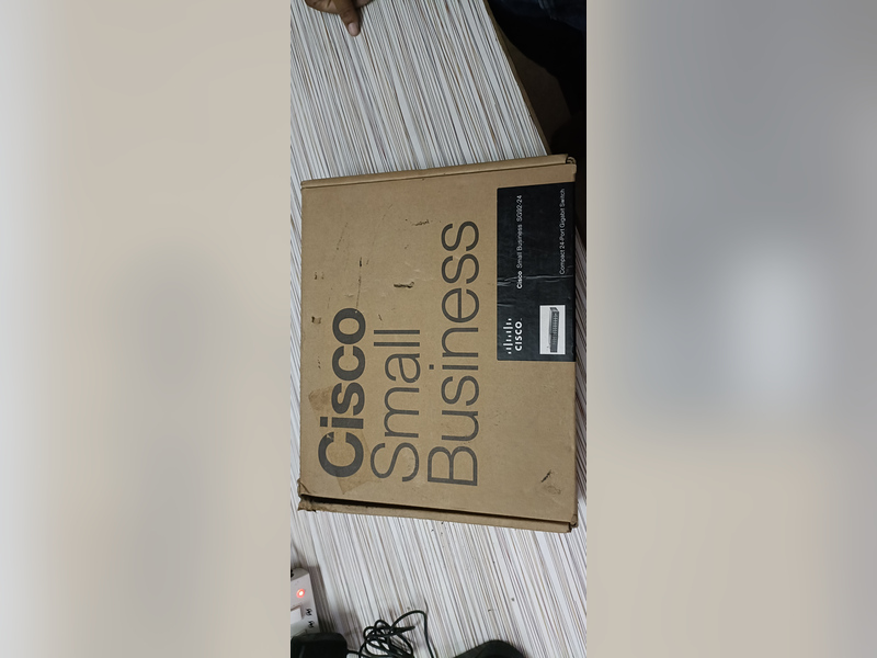 Click to enlarge Cisco SG92-24 24-Port Gigabit Switch, retail box
