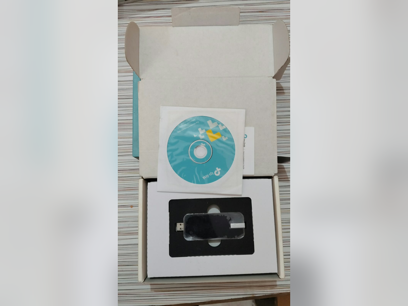 Click to enlarge TP-Link Archer T9UH AC1900 USB Wi-Fi Adapter, box with CD