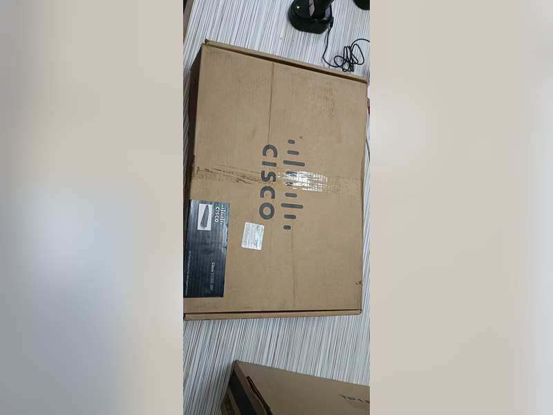 Click to enlarge Cisco SG350-28P 28-Port Gigabit PoE Managed Switch, retail box