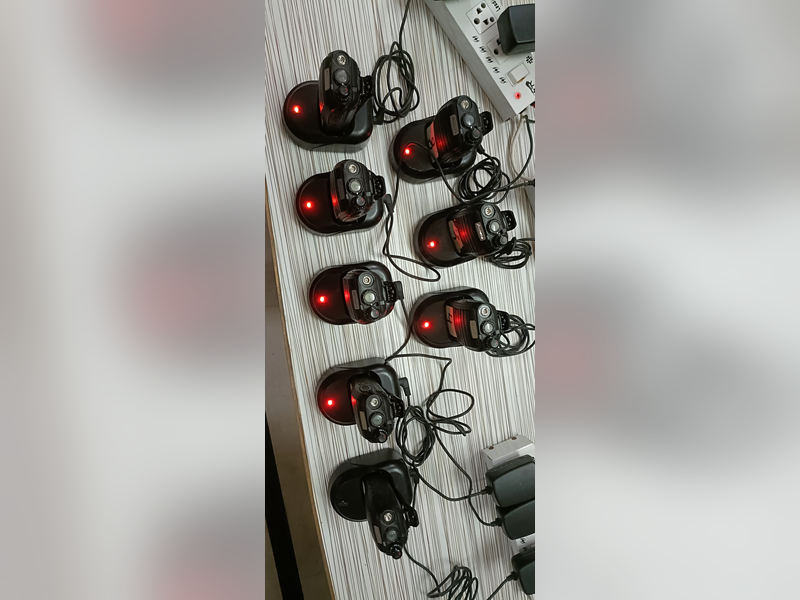 Click to enlarge Aspera Walkie-Talkie, charger set-up