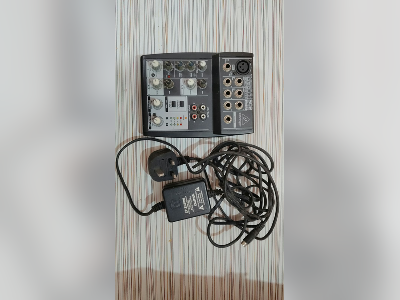 Behringer Xenyx 502 Audio Mixer