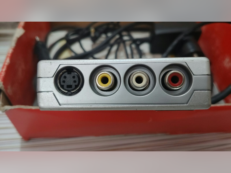 Click to enlarge Canopus ADVC-55 Video Converter, AV ports