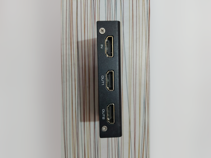 Click to enlarge HDMI Splitter 1x2, input and outputs
