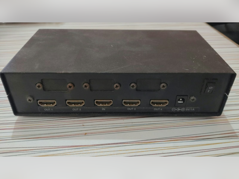 Click to enlarge Milestone ML-104 HDMI Splitter (4-Port), rear ports