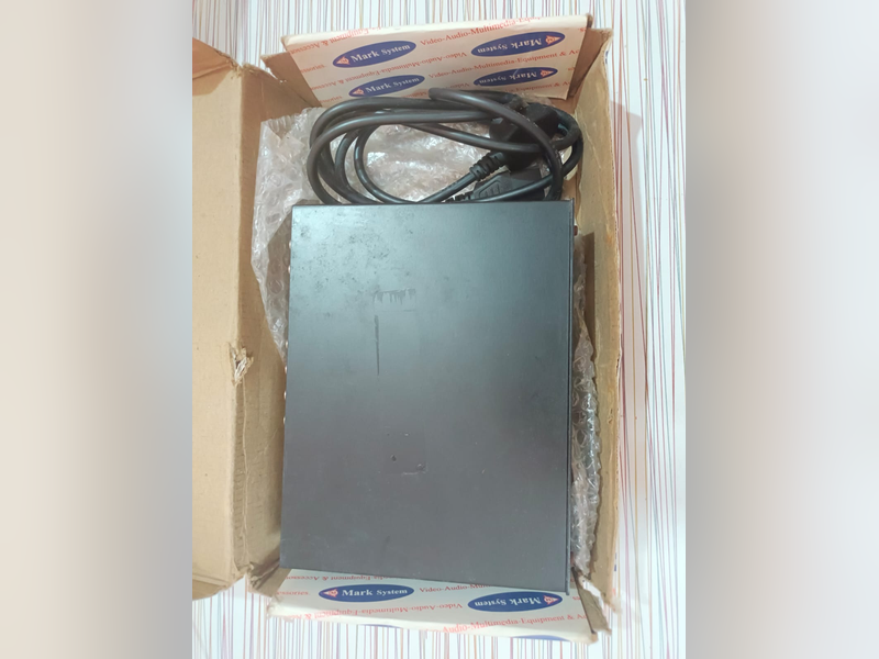 Click to enlarge Mark VDA-4 RCA Splitter (1:4), unit in box