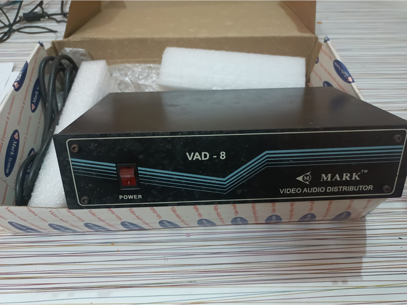 Mark VDA-8 RCA Splitter (1:8)