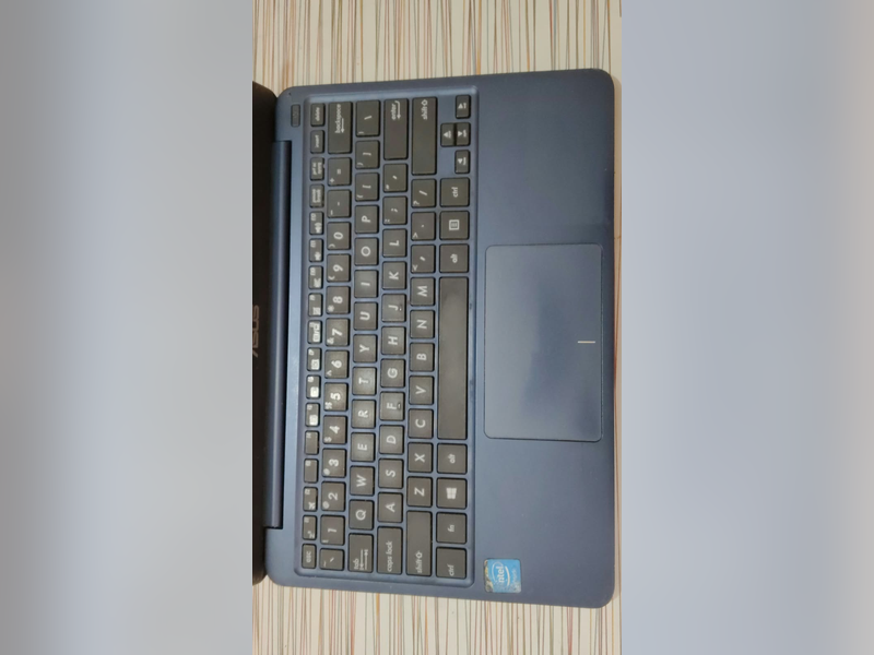 Click to enlarge ASUS X205T Mini Laptop (Notebook PC), keyboard