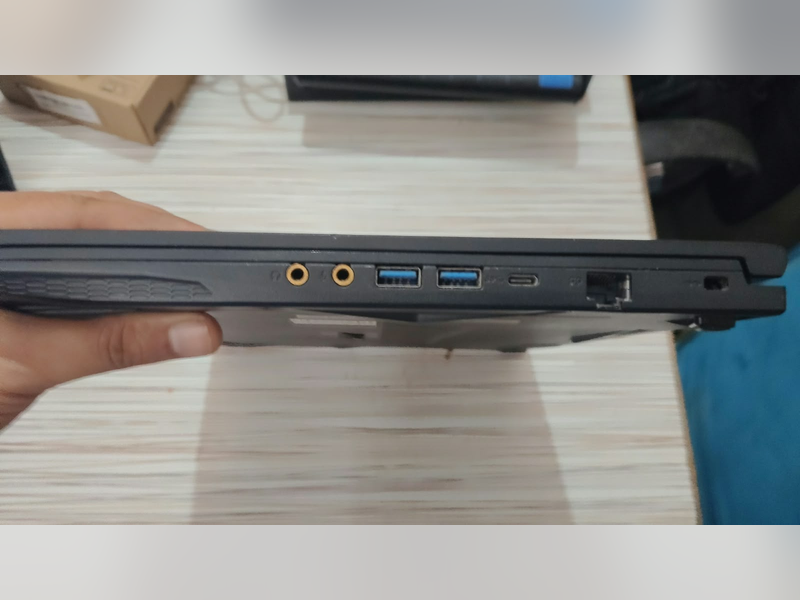 Click to enlarge MSI GF63 Thin 9SC Laptop (MS-16R3), side ports