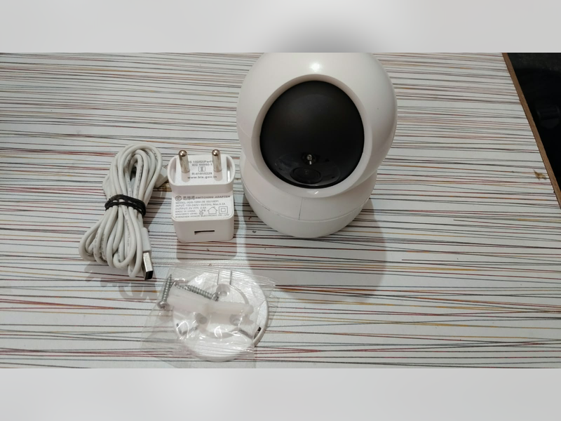 Click to enlarge Ezviz CS-C6N 2 MP Dome Camera, camera with power adapter