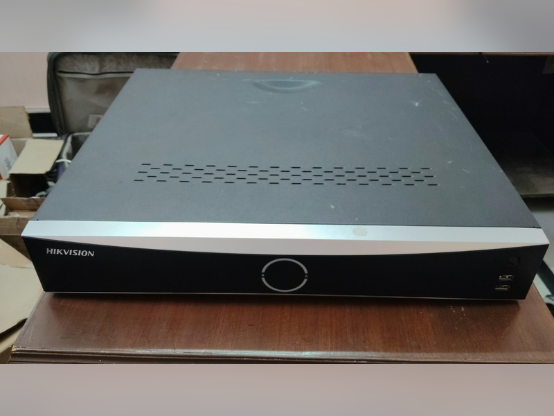 Click to enlarge Hikvision DS-7732NXI-K4 NVR with 2 x 4 TB WD Purple Drives, angled front