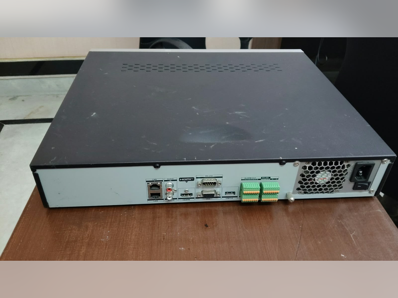 Click to enlarge Hikvision DS-7732NXI-K4 NVR with 2 x 4 TB WD Purple Drives, back panel