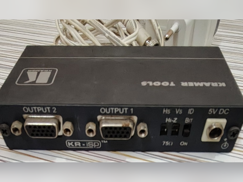 Click to enlarge Kramer VP-400K 1:4 Computer Graphics Distribution Amplifier, outputs 1 and 2, power input