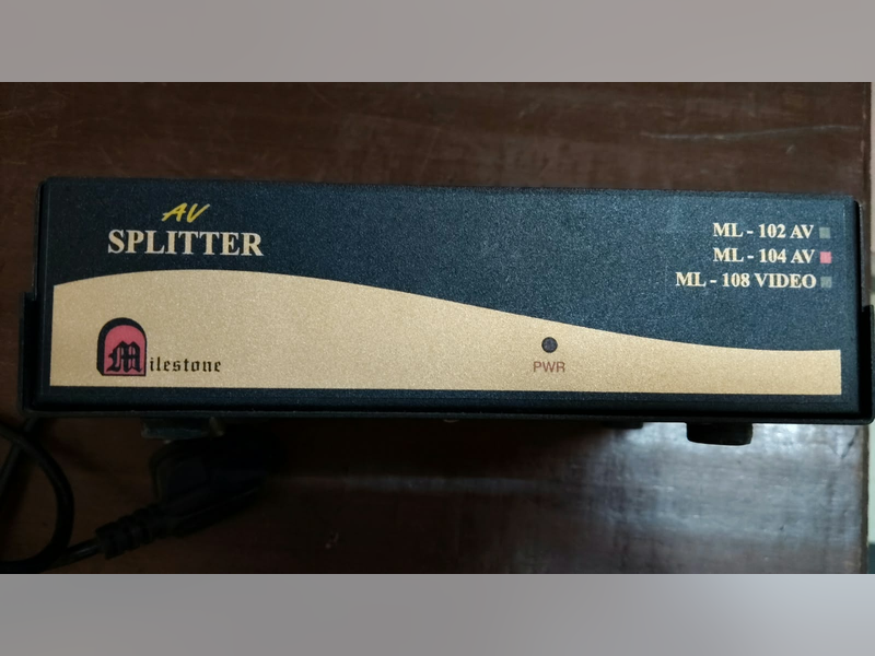 Milestone ML-104 AV Splitter (1:4), front