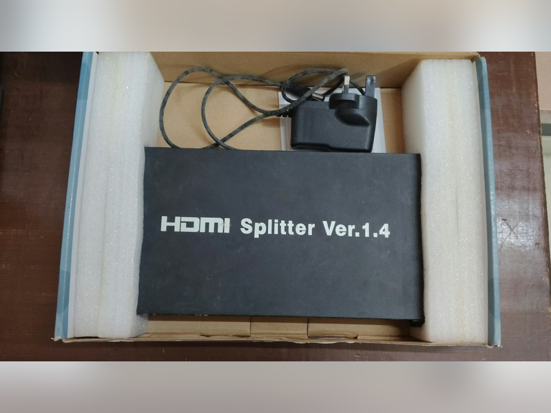 HDMI Splitter 1x8 (Unbranded), in retail box with power adapter