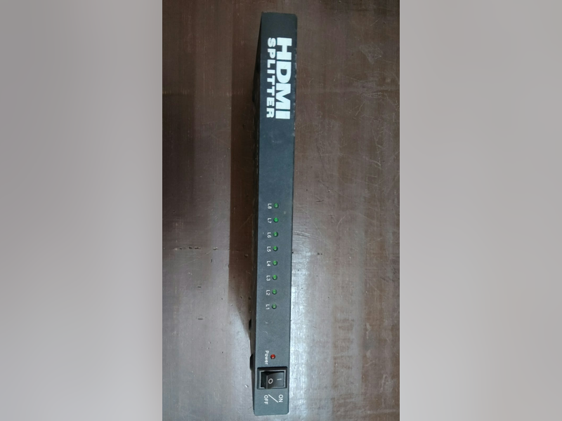 HDMI Splitter 1x8 (Unbranded), front