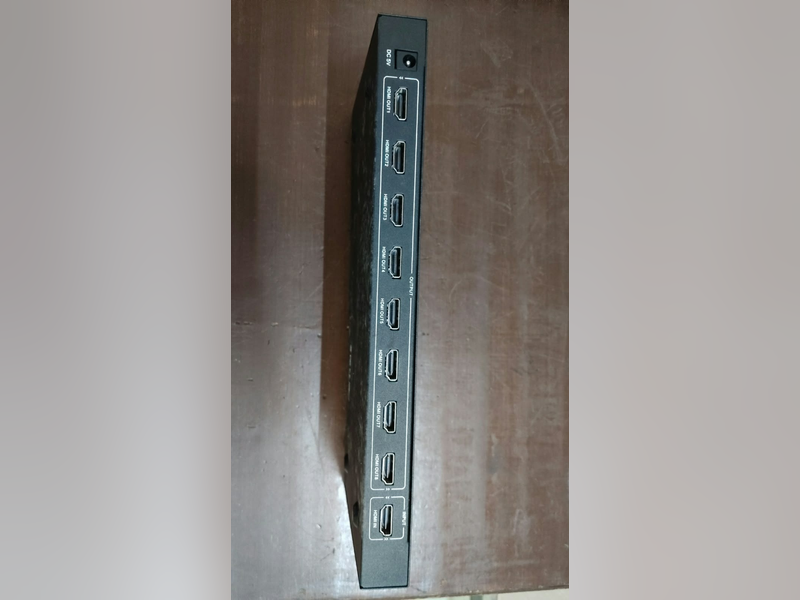 HDMI Splitter 1x8 (Unbranded), rear HDMI ports
